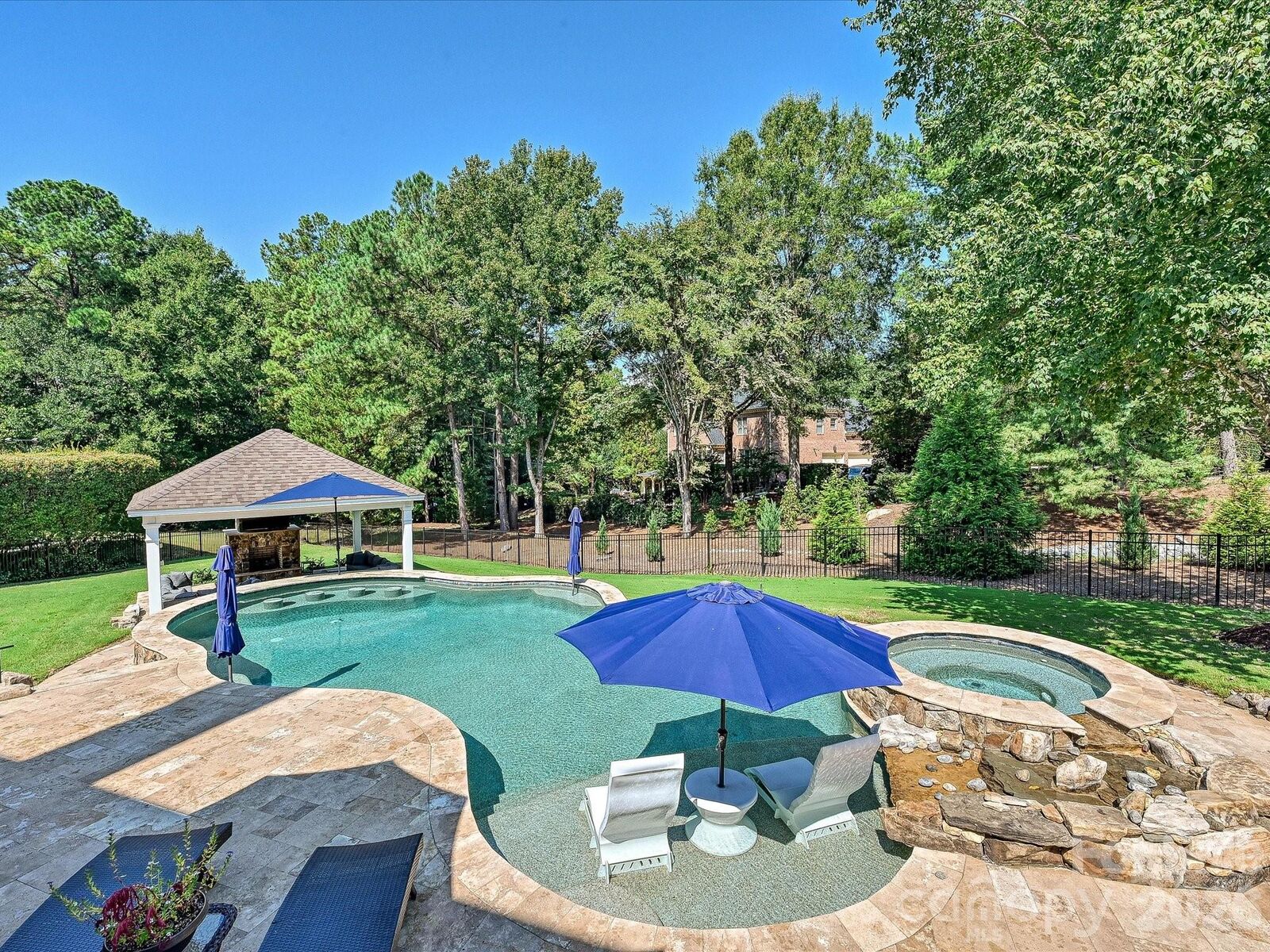 Property Photo: 15034 Jockeys Ridge Drive NC 28277