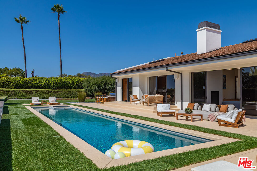 Property Photo: 6419 Merritt Dr CA 90265