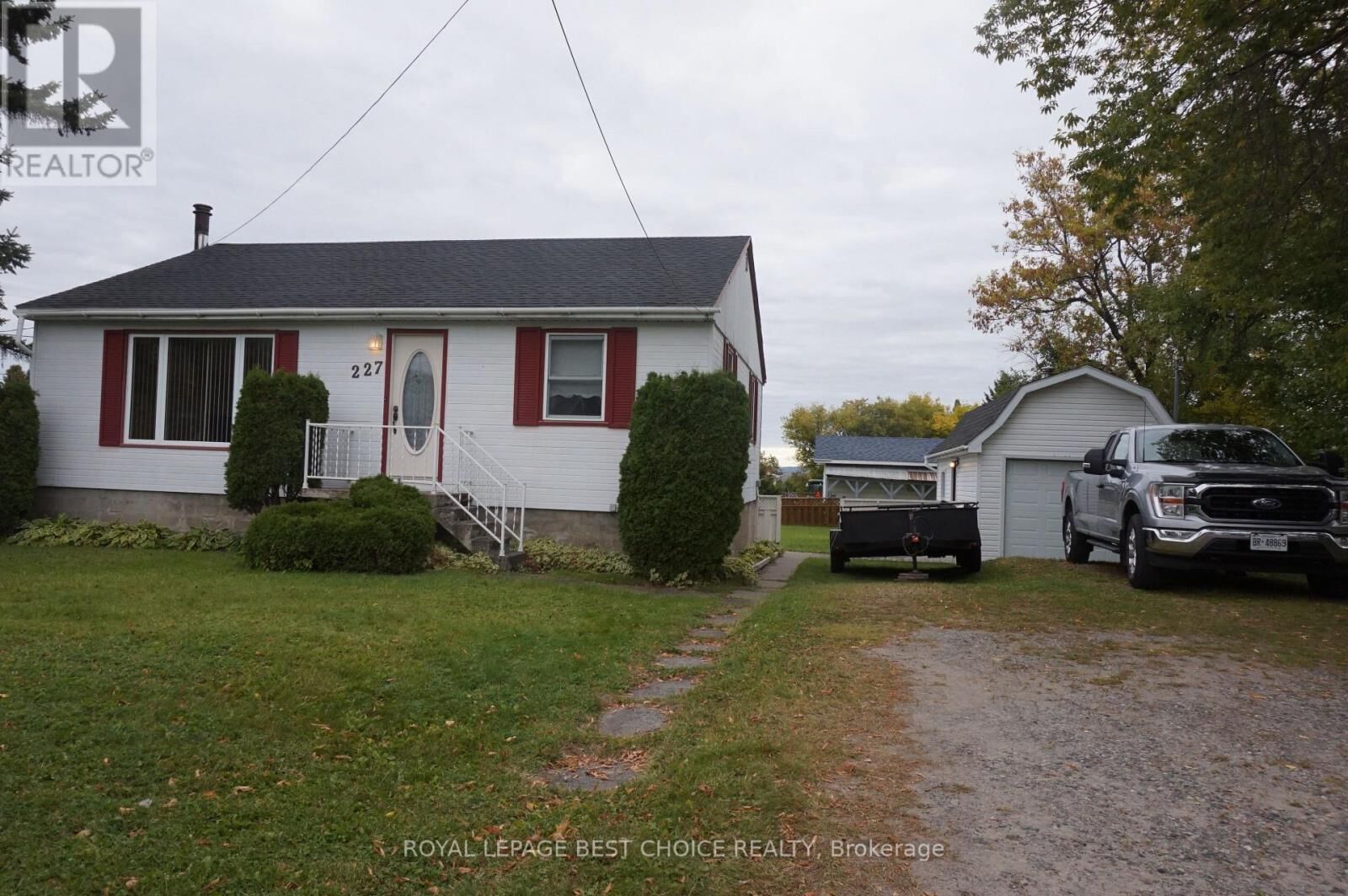 Property Photo:  277 Meridian Avenue  ON P0J 1K0 