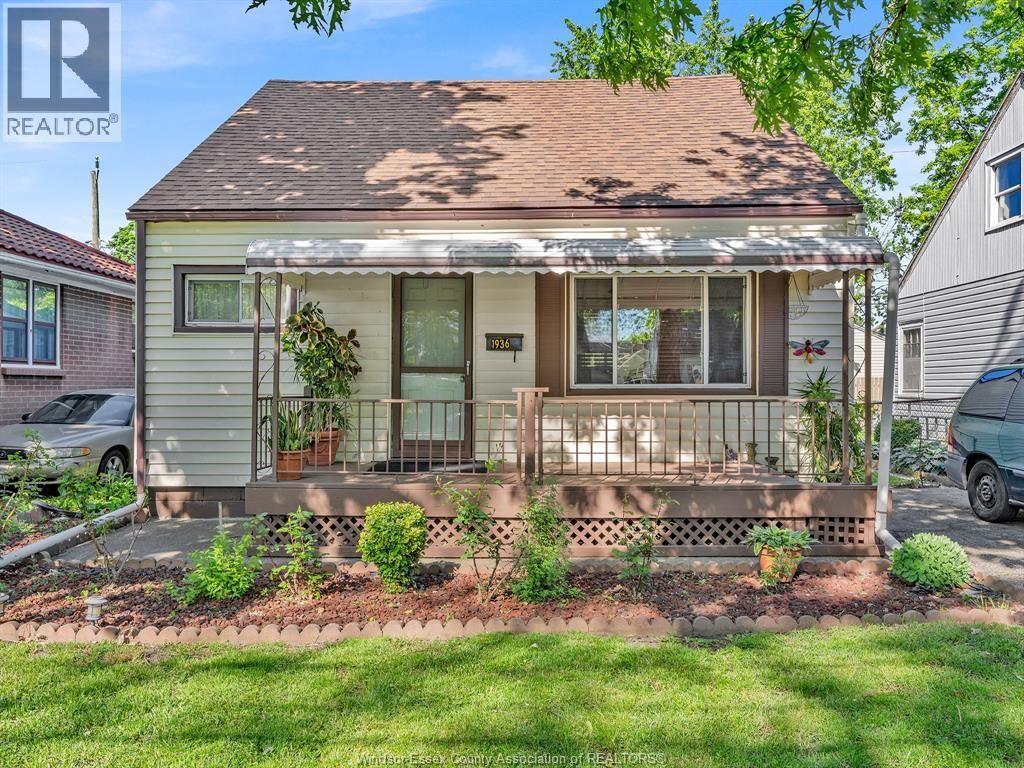 Property Photo: 1936 Central ON N8W 4H9