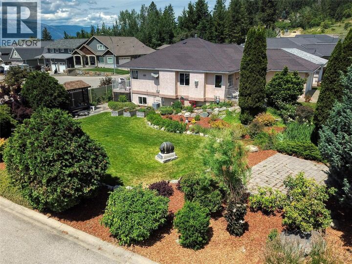 Property Photo:  420 20th  N Avenue 6  BC V0B 1G5 