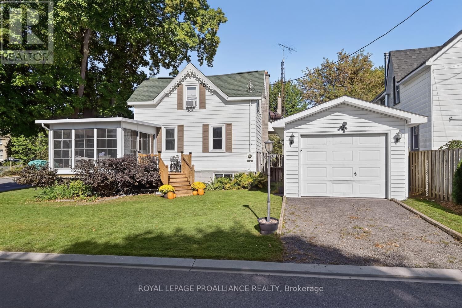 Property Photo:  155 Henry Street  ON K0E 1E0 