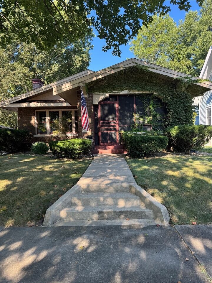 Property Photo:  607 Kitchell Street  IL 62557 