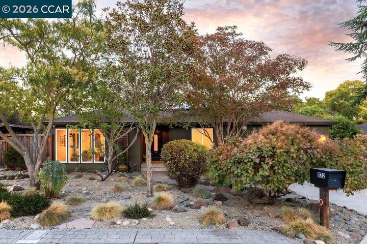 Property Photo: 1122 Juanita Dr CA 94595