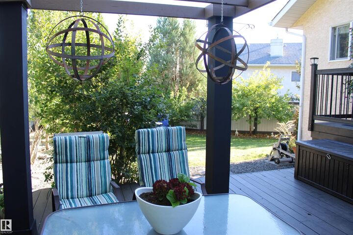 Property Photo:  3815 41 Street NW  AB T6L 6R5 