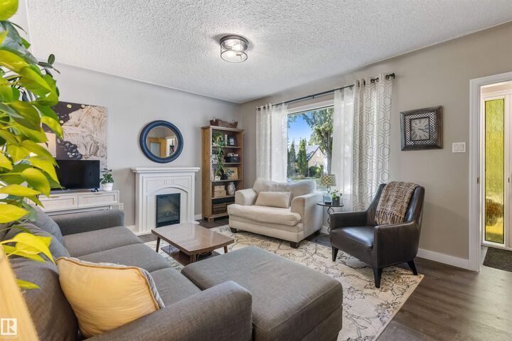 Property Photo: 9715 71 Avenue NW AB T6E 0W5