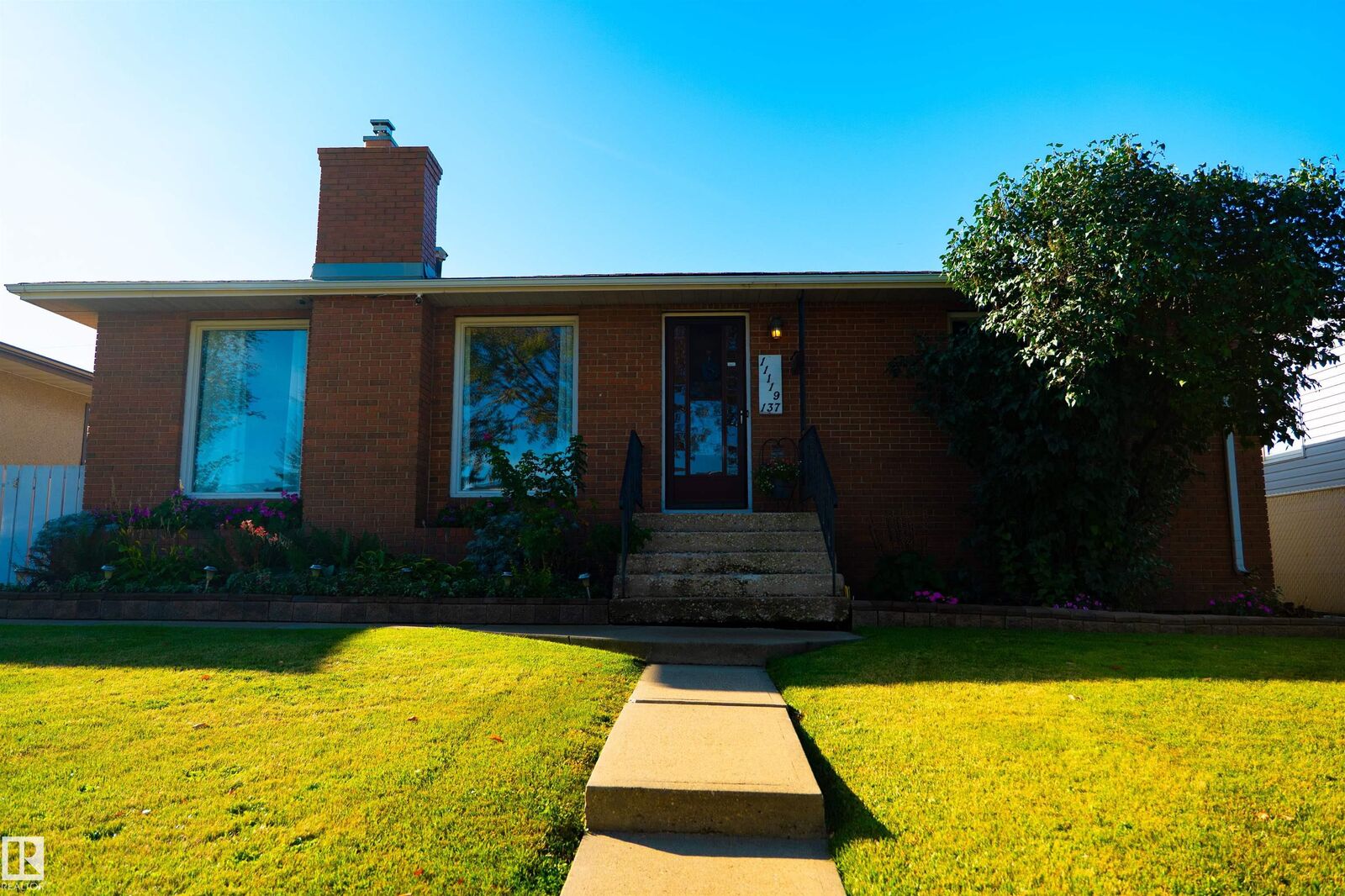 Property Photo:  11119 137 Avenue NW  AB T5E 1Z3 
