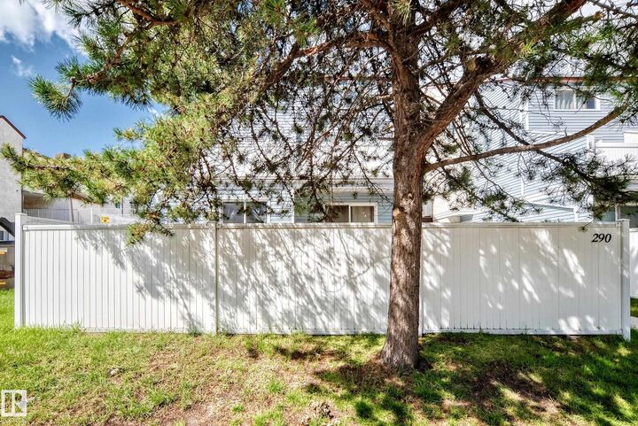 Property Photo:  290 Lancaster Terrace NW  AB T5X 5T7 