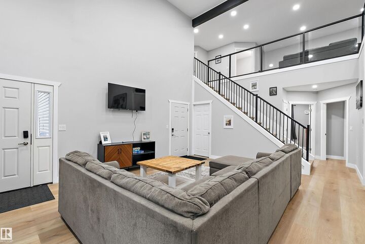 Property Photo:  213 2nd Avenue  AB T0C 1X0 