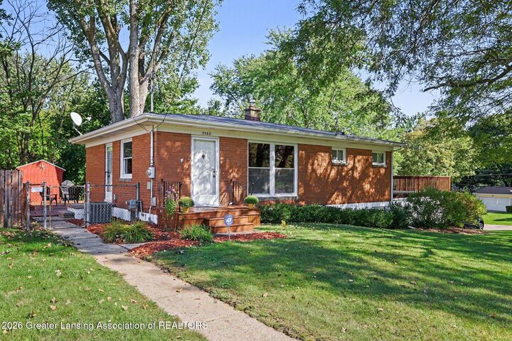 Property Photo:  5566 Coral Way  MI 48840 