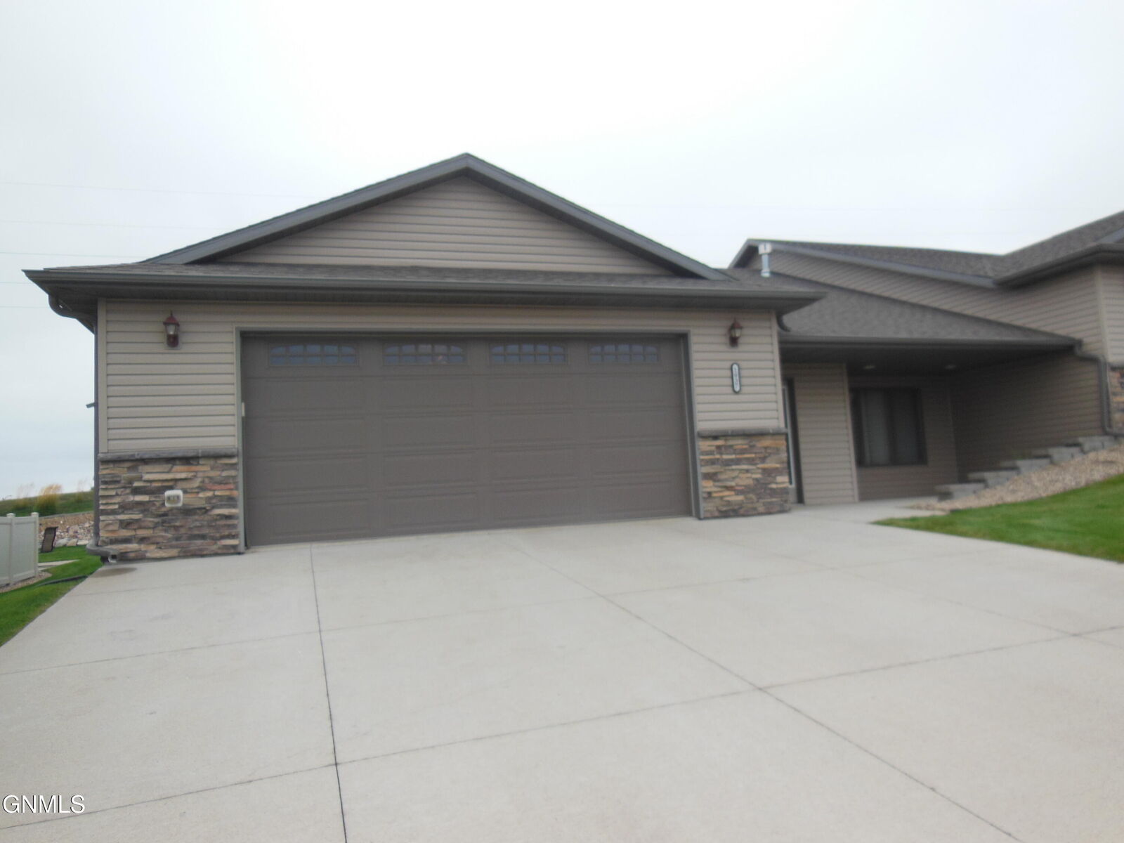 Property Photo: 1037 N 33rd Street ND 58501