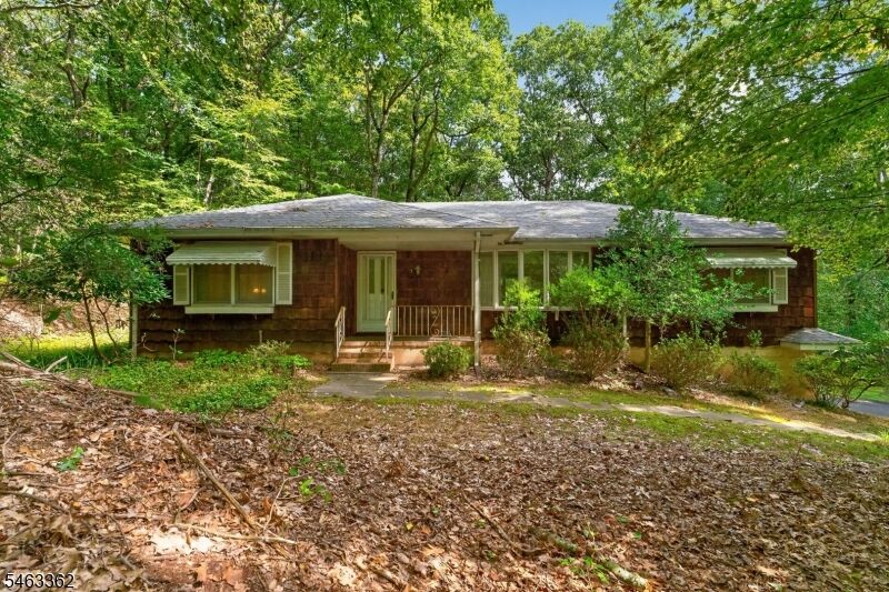 Property Photo:  4 Hartpence Rd  NJ 08848 