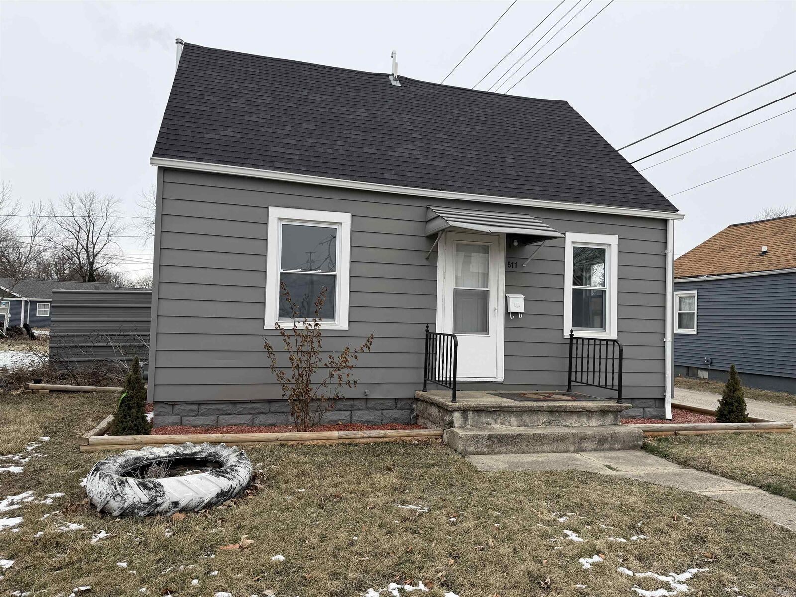 Property Photo: 511 E Pettit Avenue IN 46806-3152