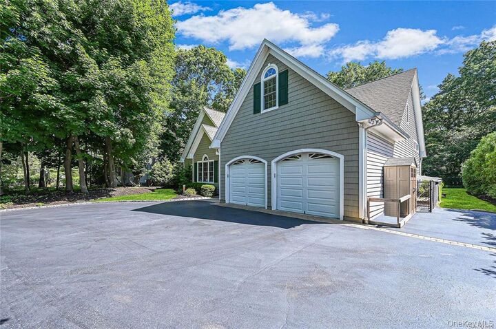 Property Photo: 828 Pondview Road NY 11901