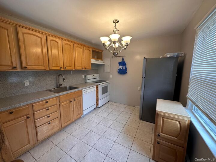 Property Photo:  2 Rope Lane  NY 11756 