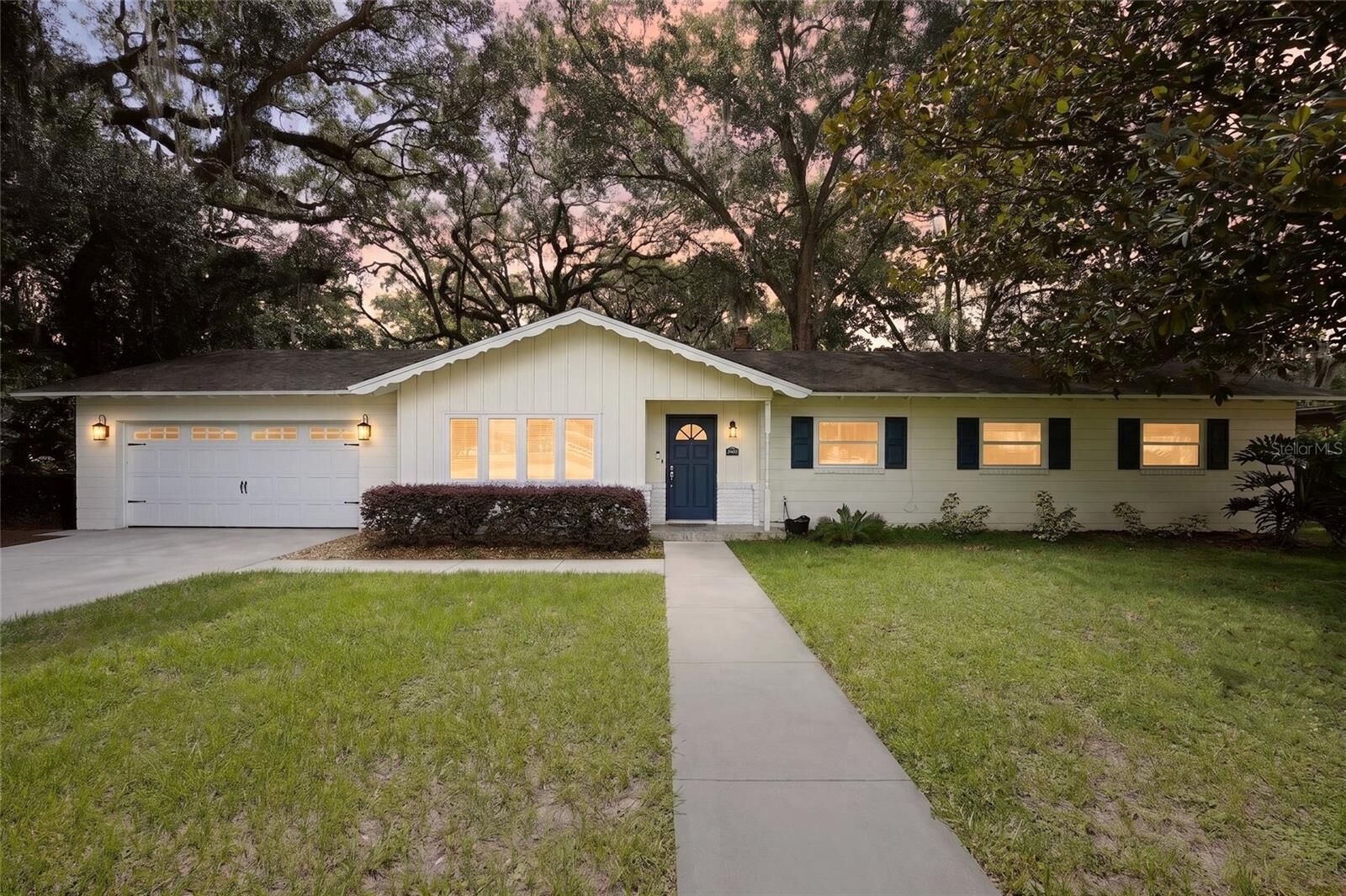 Property Photo: 3403 NW 8th Avenue FL 32605