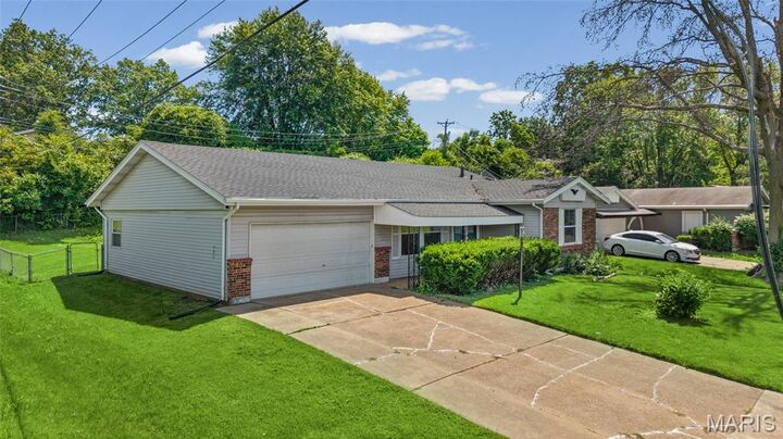 Property Photo: 11790 New Halls Ferry Road MO 63033