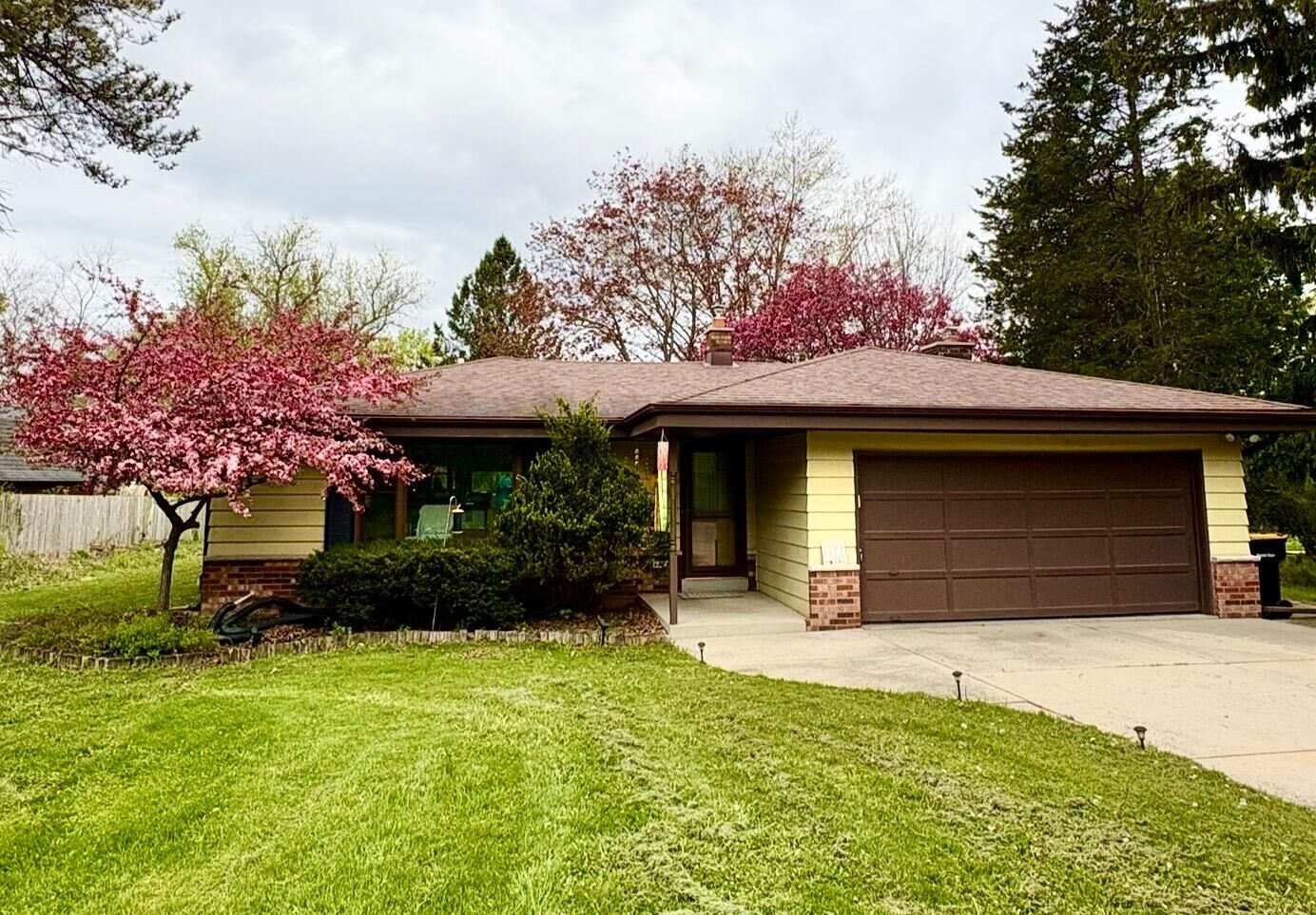 Property Photo:  8333 N Cedarburg Rd  WI 53209 