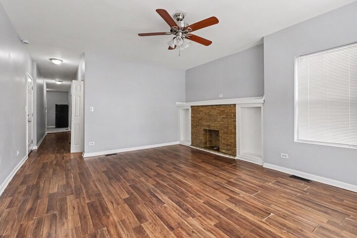 Property Photo:  6931 S Woodlawn Avenue  IL 60637 