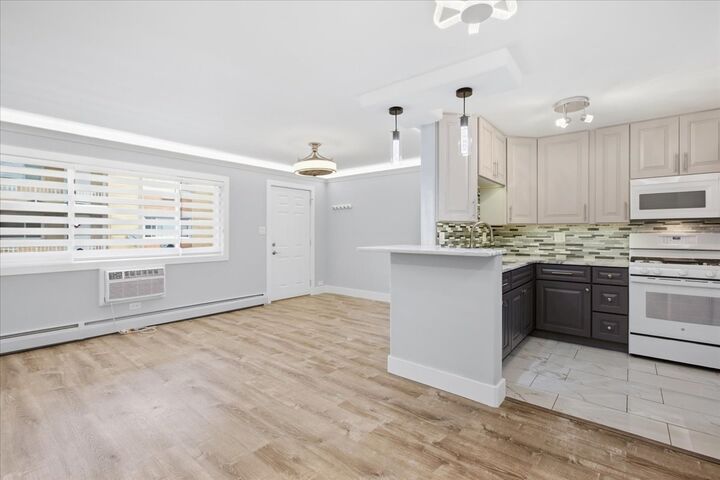 Property Photo:  4544 N River Road B2  IL 60176 