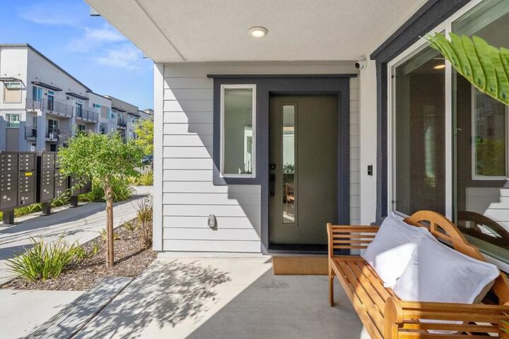 Property Photo: 2815 Crusader Street CA 94501
