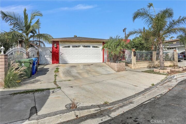 Property Photo: 7523 Craner CA 91352