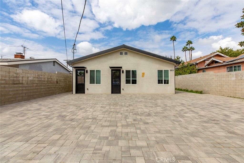 Property Photo:  6831 Bellaire Avenue  CA 91605 