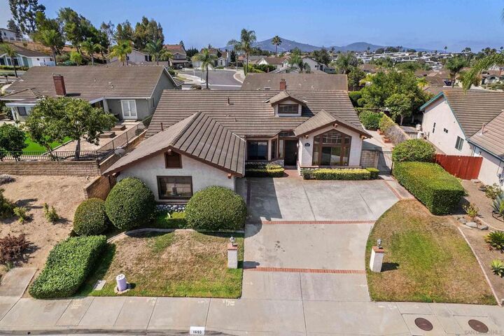 Property Photo: 1693 W Country Club CA 92026
