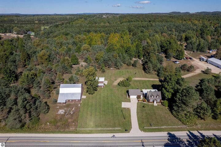 Property Photo:  8616 Cedar Run Road  MI 49684 