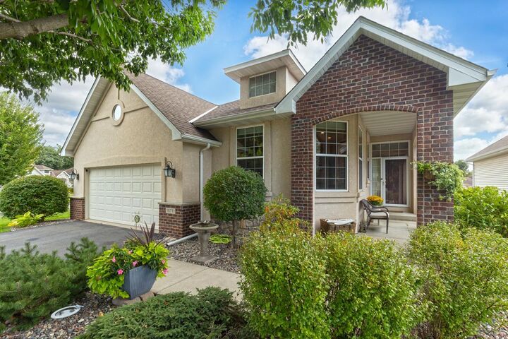Property Photo:  18711 Farmstead Circle  MN 55347 