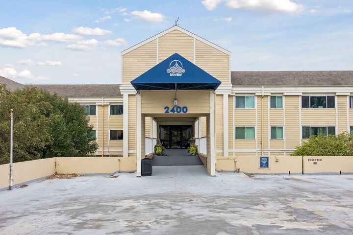 Property Photo:  2400 Interlachen Road 119  MN 55384 