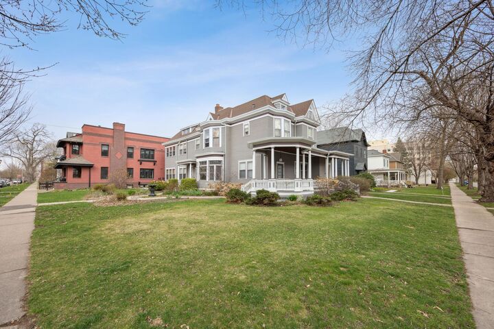 Property Photo:  433 Holly Avenue 4  MN 55102 