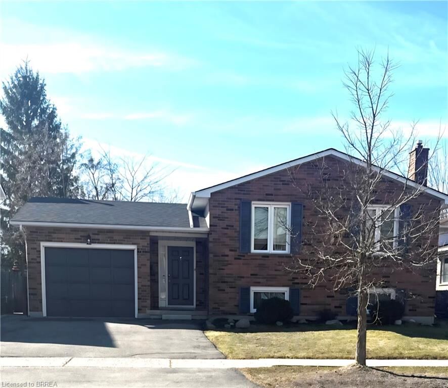 Property Photo:  104 Viscount Road  ON N3P 1Y6 