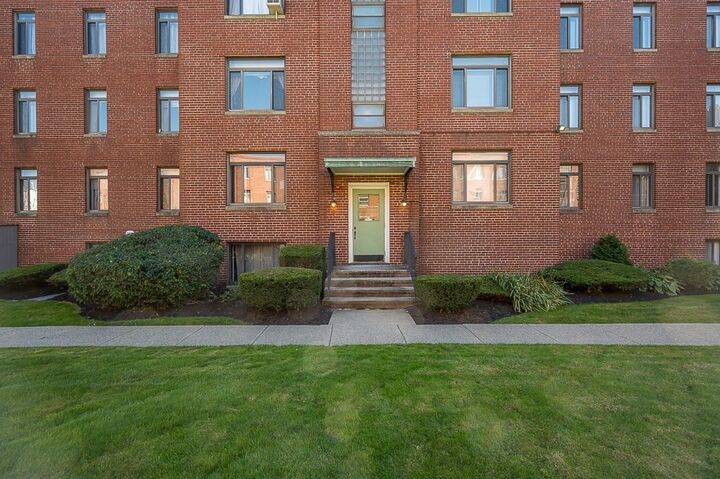 Property Photo: 10 Ashland Street 3R MA 01609