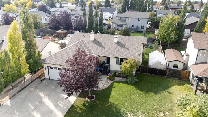 Property Photo:  620 Pioneer Drive  AB T0M 1B0 