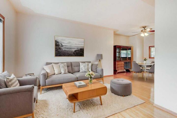 Property Photo:  1731 26 Avenue SE  AB T2G 1S1 