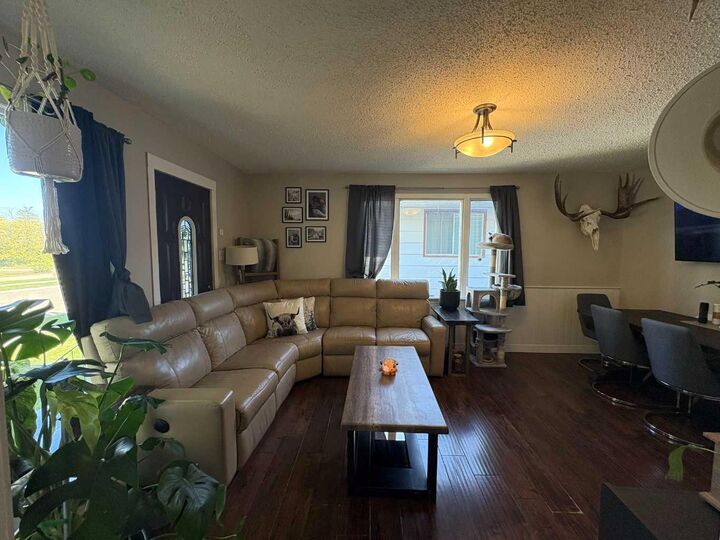 Property Photo: 4705 49 Street SK S9V 0L9