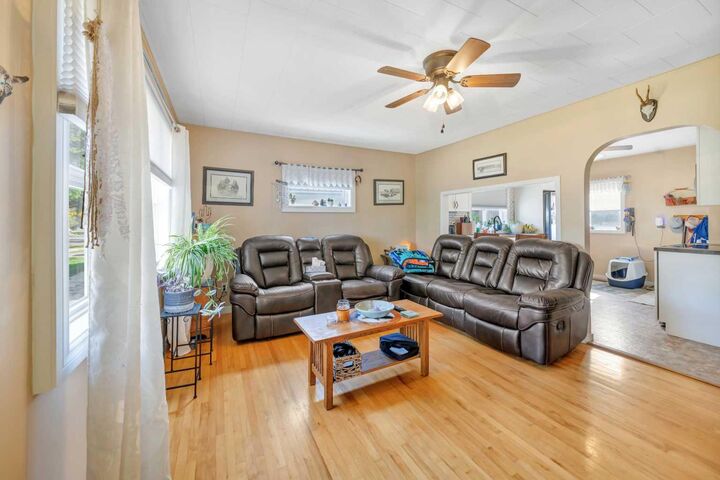 Property Photo:  5021 54A Street  AB T9V 0S2 