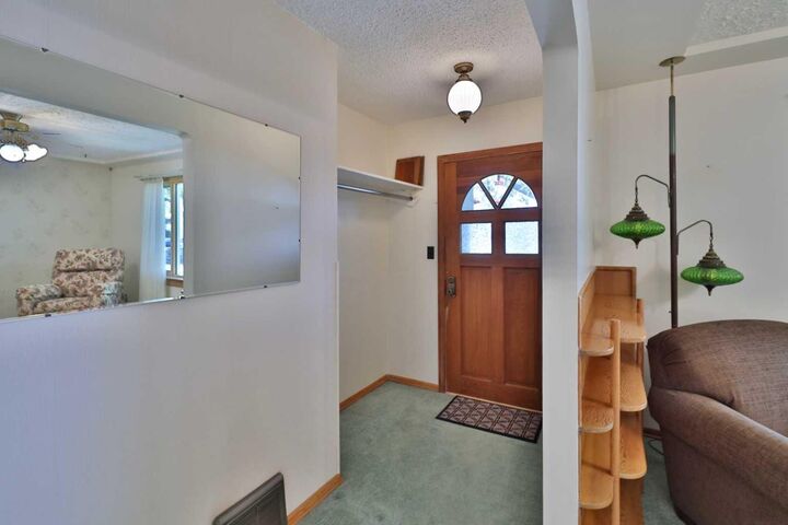 Property Photo:  5615 51 Avenue  AB T4V 0W3 