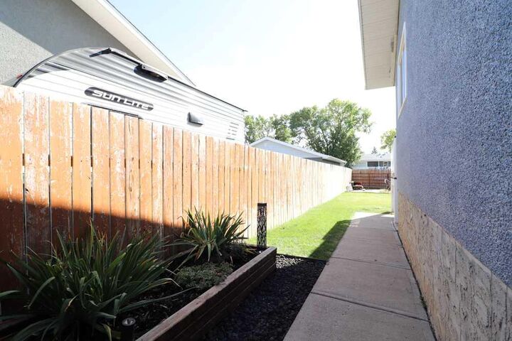 Property Photo: 327 19 Street NE AB T1C 1B2