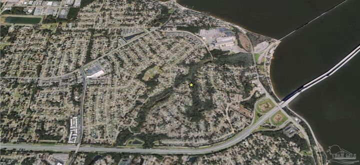 Property Photo:  4511 Tradewinds Pl  FL 32514 