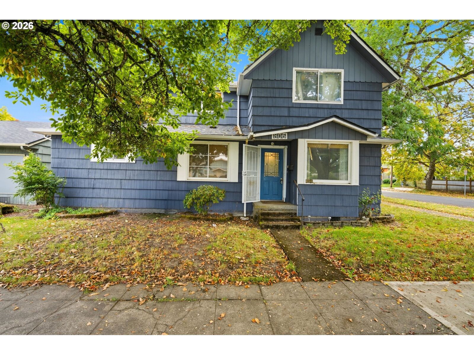 Property Photo:  806 NE Galloway St  OR 97128 
