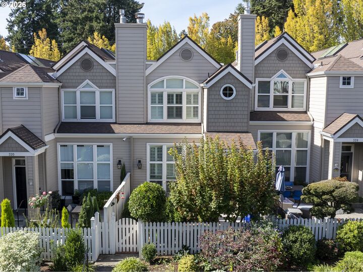 Property Photo: 324 4th St OR 97034