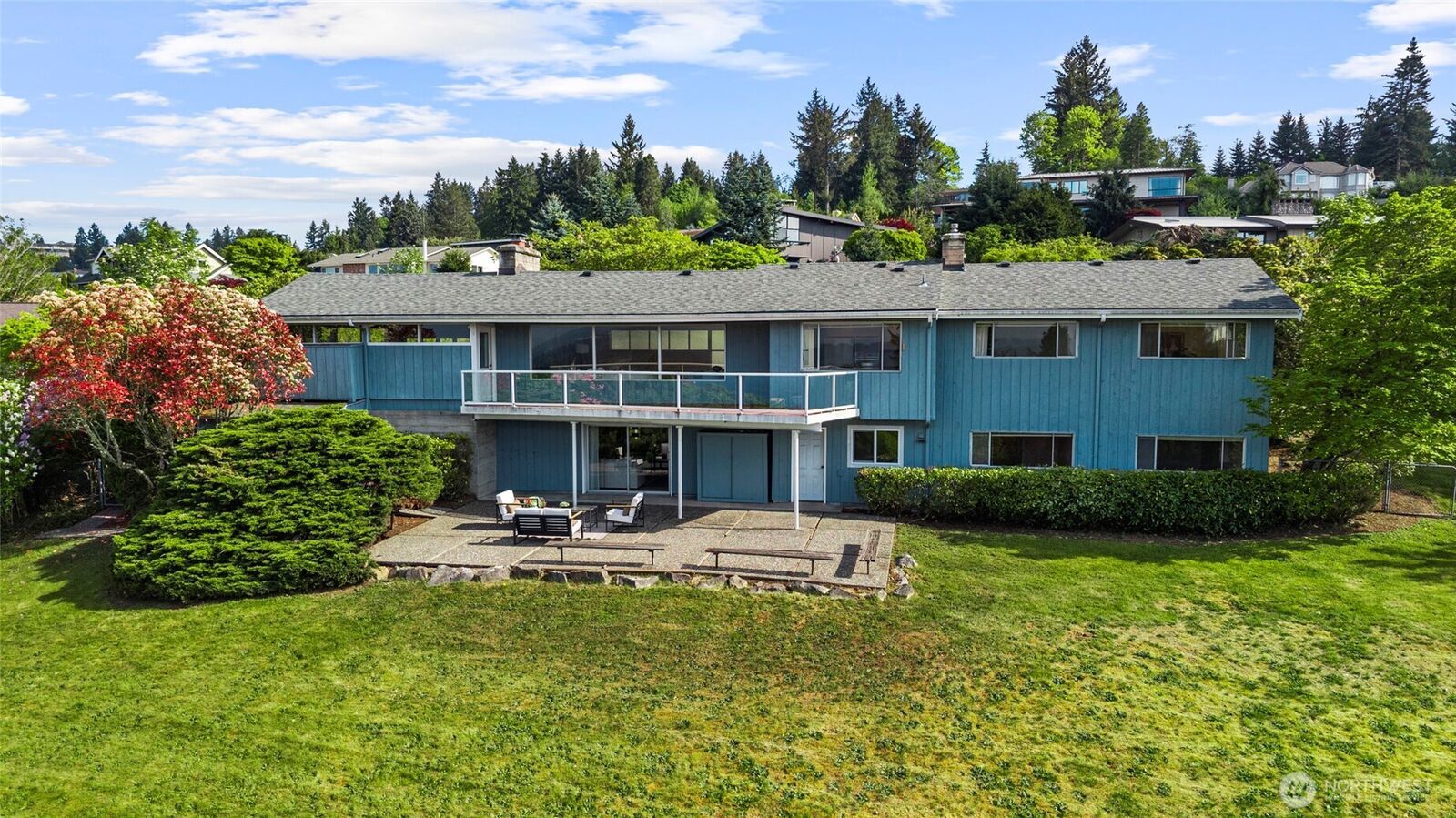 Property Photo: 14508 SE 50th Street WA 98006