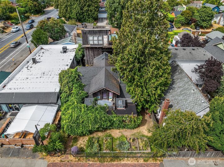 Property Photo:  652 NW 85th Street  WA 98117 