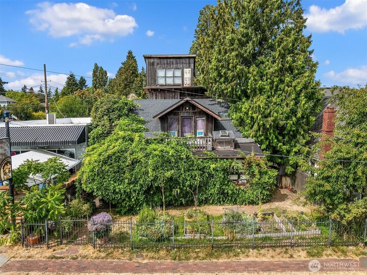 Property Photo: 652 NW 85th Street WA 98117