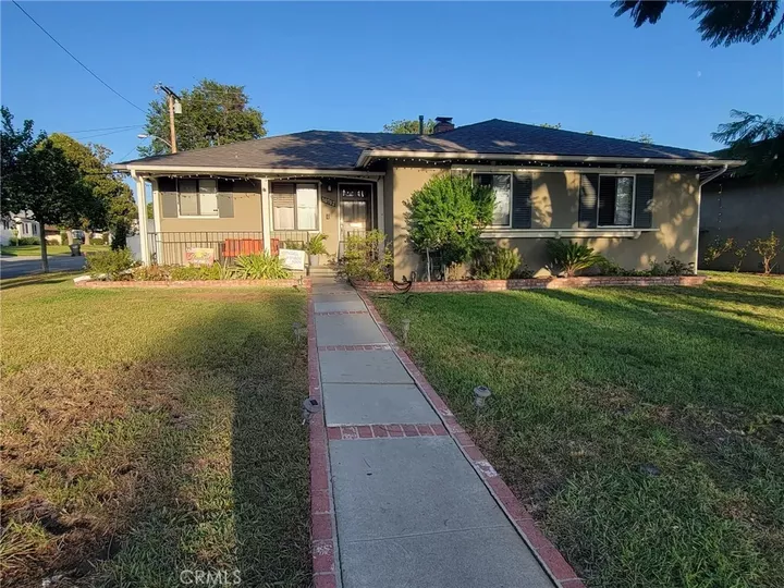 Property Photo:  10702 Homeland Avenue  CA 90603 