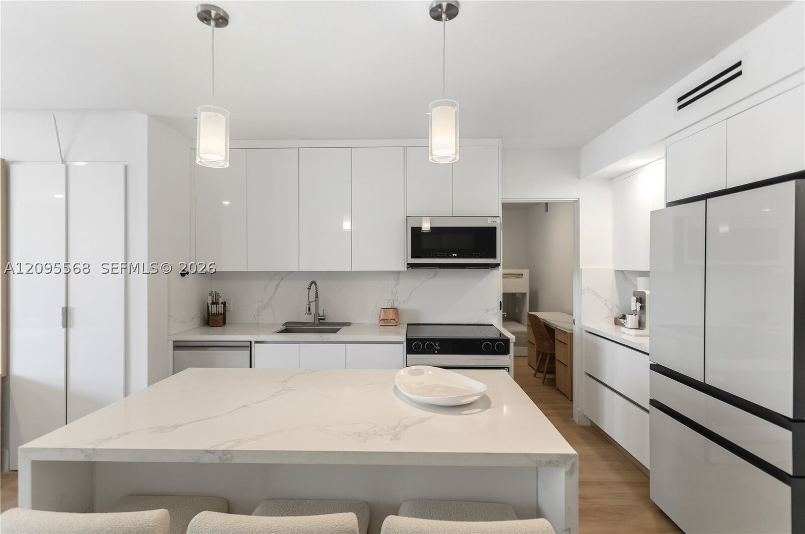 Property Photo:  10185 Collins Ave 722  FL 33154 