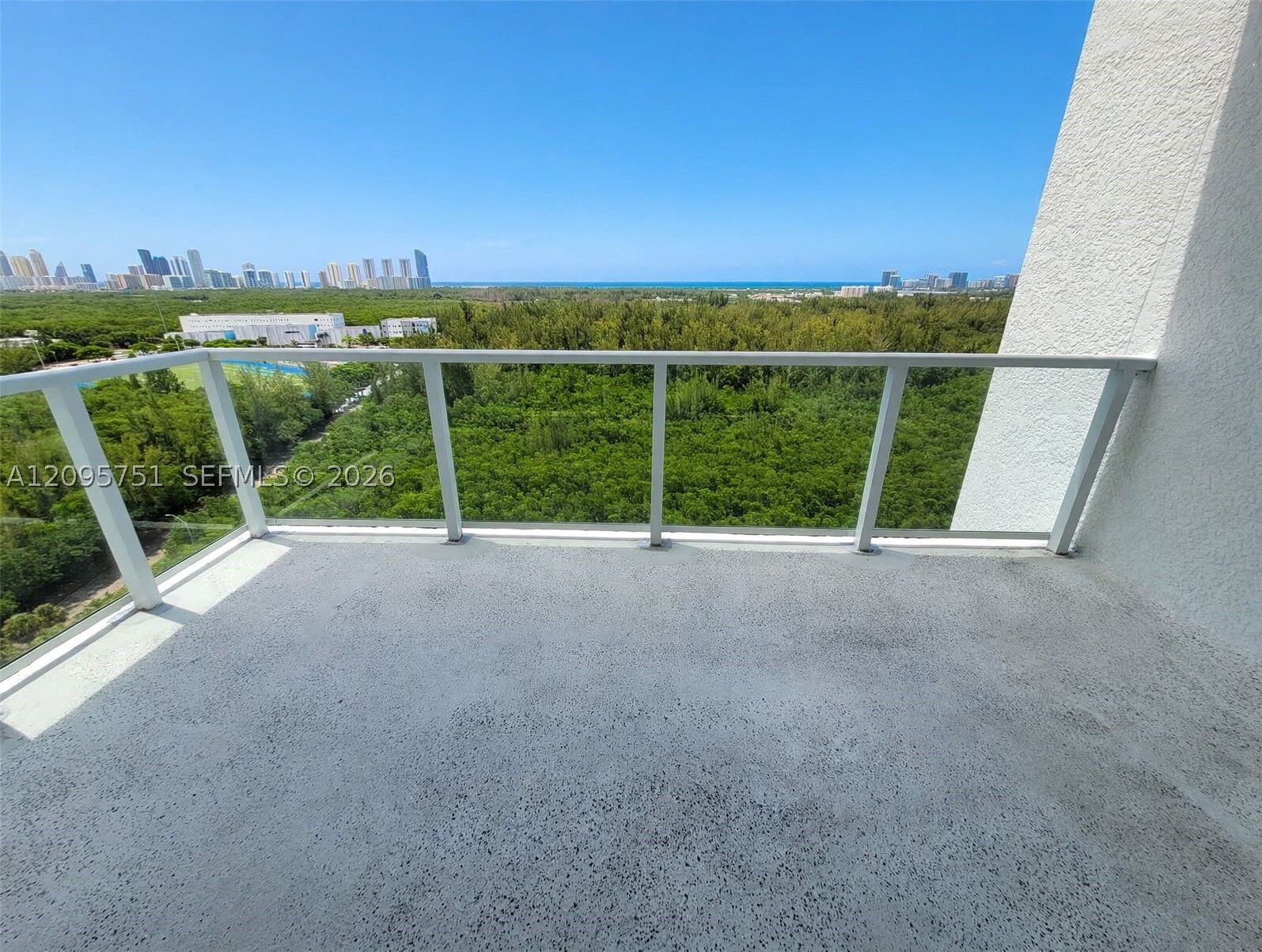 Property Photo:  15051 Royal Oaks Ln 1704  FL 33181 