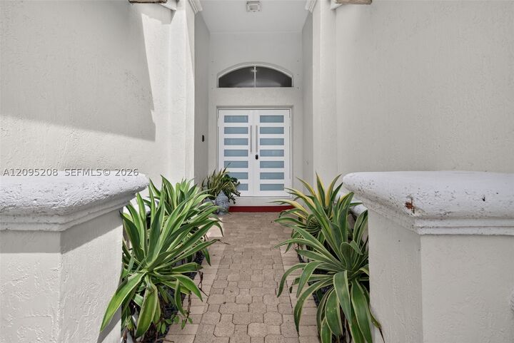 Property Photo: 19367 NW 23rd St FL 33029